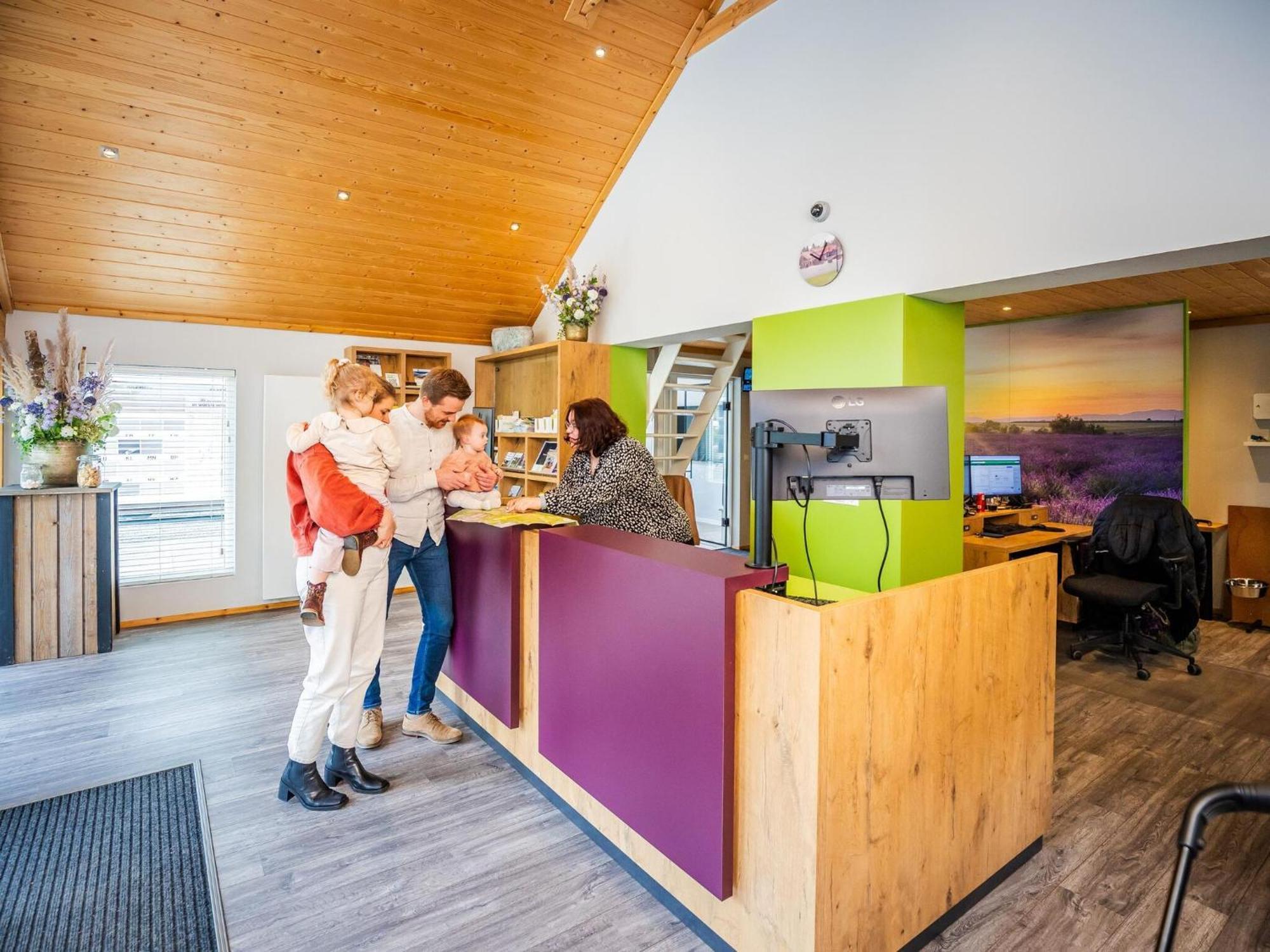 Comfortable Chalet With Combination Microwave Near The Veluwe 헨덜루 외부 사진